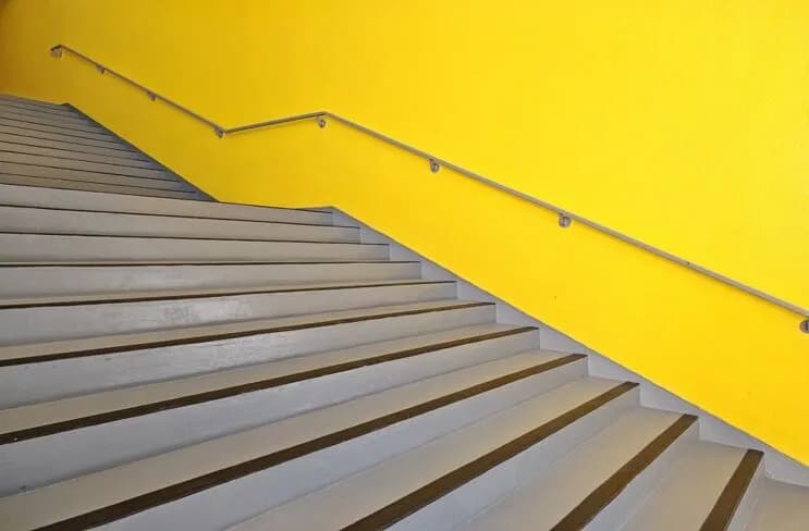 Jak zamontować balustradę na schodach - uniknij najczęstszych błędów