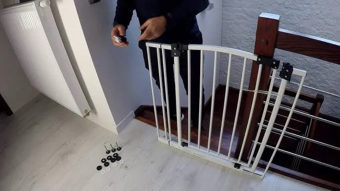 Jak zamontować bramkę na schody? Proste kroki dla bezpieczeństwa