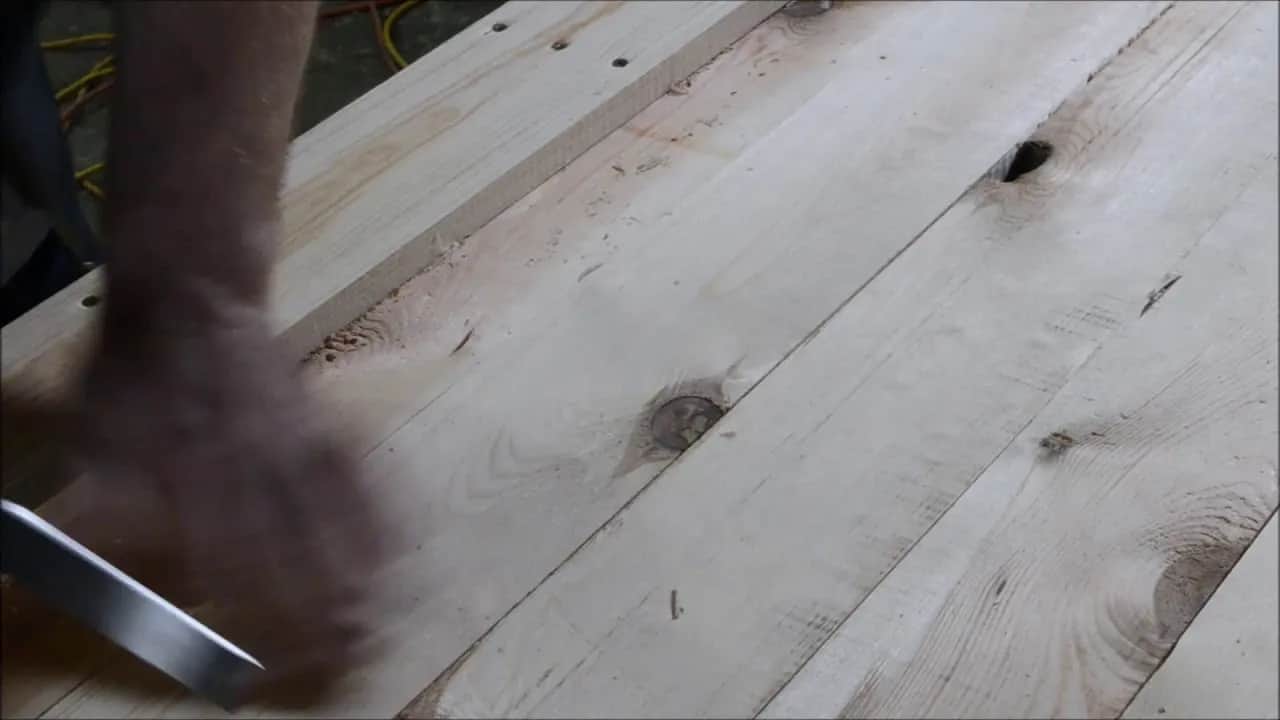 Jak zrobić drzwi przesuwne do stodoły - krok po kroku bez błędów