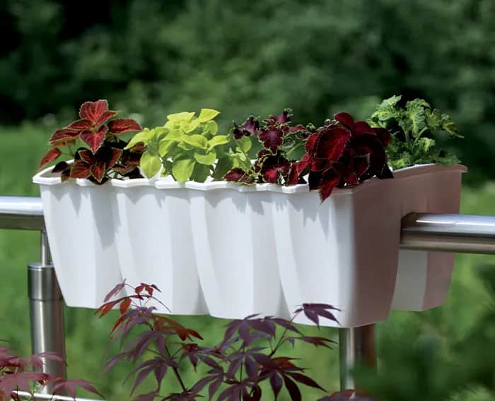 Jak zamontować doniczki na balustradę i uniknąć problemów z bezpieczeństwem