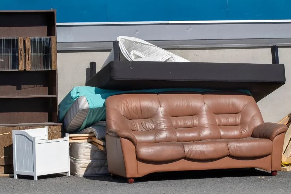 Gdzie można oddać meble za darmo i pomóc innym w potrzebie